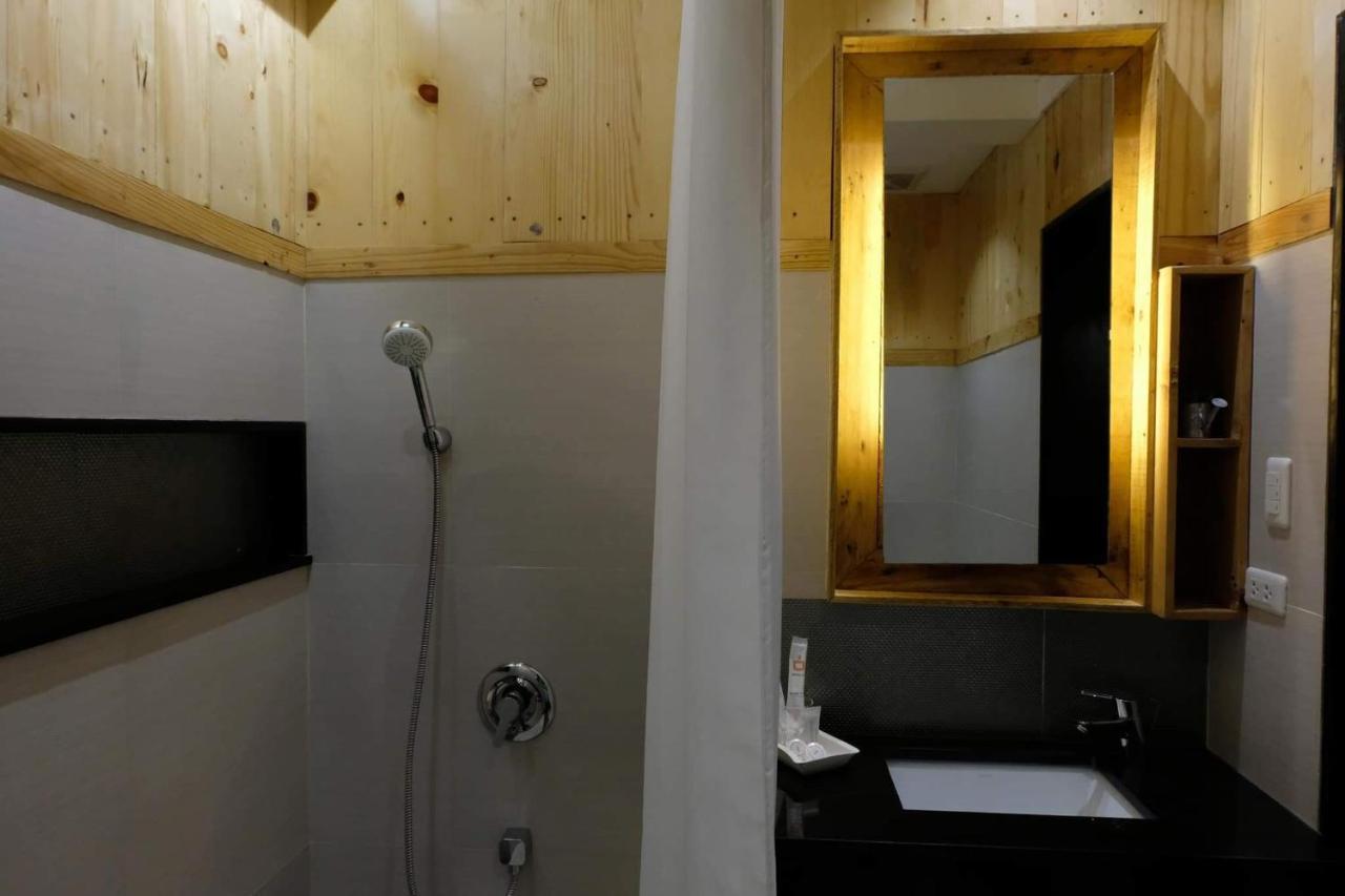 Feel Deep Dive Resort Lapu-Lapu City Eksteriør billede
